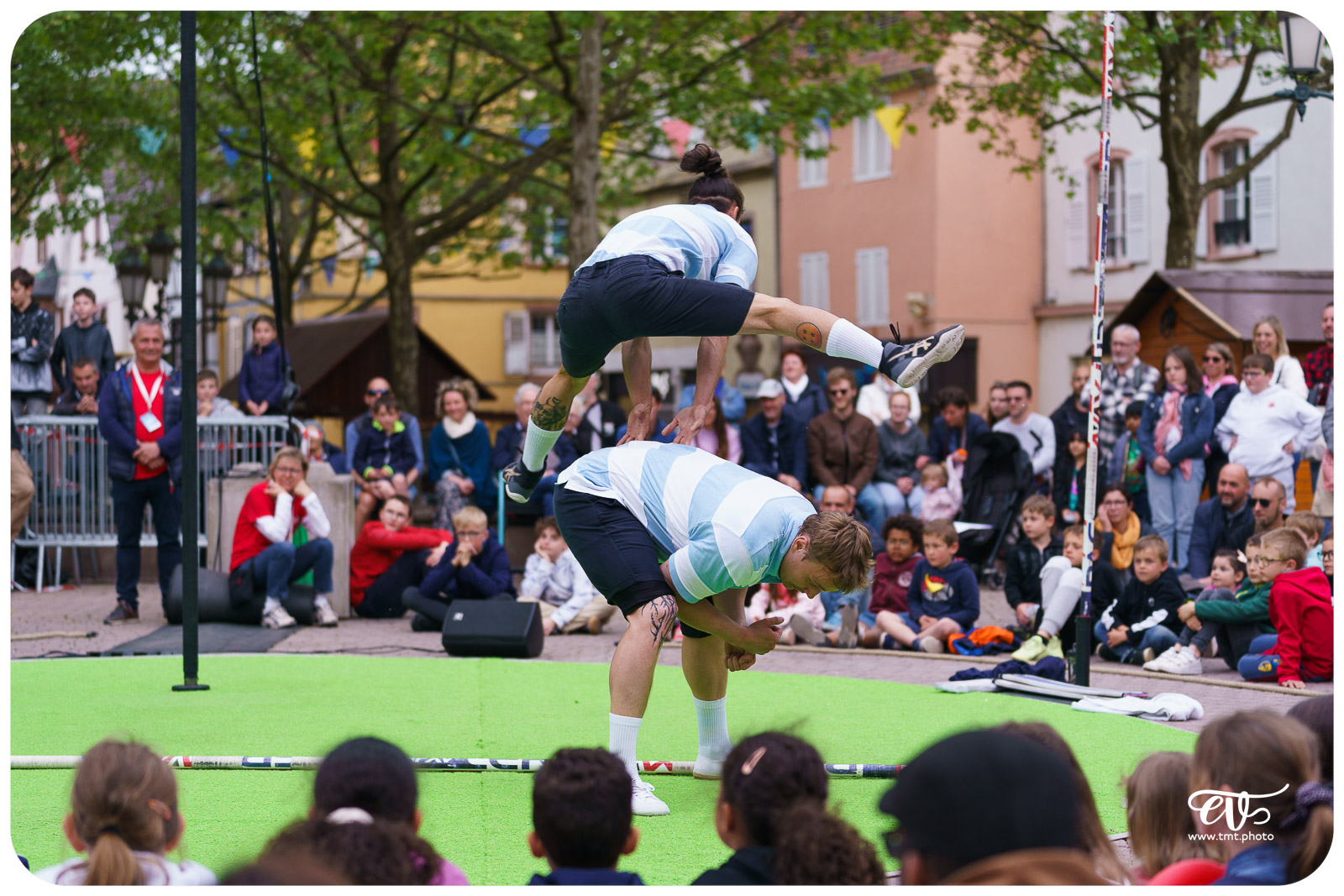 LEAGUE AND LEGEND (15FEET6)